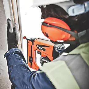 Refurb Paslode IM65 F16 63mm 7.4V 1 x 2.1Ah Lithium Second Fix Cordless Gas Nail Gun 4 Refurb Paslode IM65 F16 63mm 7.4V 1 x 2.1Ah Lithium Second Fix Cordless Gas Nail Gun - Image 4