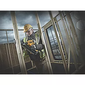 DeWalt DCN692N-XJ 90mm 18V Li-Ion XR Brushless First Fix Cordless Nail Gun - Bare 2 DeWalt DCN692N-XJ 90mm 18V Li-Ion XR Brushless First Fix Cordless Nail Gun - Bare - Image 2