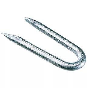 Easyfix Galvanised Staples Galvanised Corrosion-Resistant 3.35 x 30mm 1kg Pack 1 Easyfix Galvanised Staples Galvanised Corrosion-Resistant 3.35 x 30mm 1kg Pack