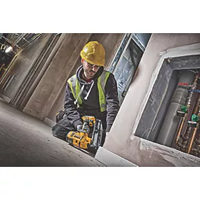 DeWalt DCN660N-XJ 63mm 18V Li-Ion XR Brushless Second Fix Cordless Nail Gun - Bare 2 DeWalt DCN660N-XJ 63mm 18V Li-Ion XR Brushless Second Fix Cordless Nail Gun - Bare - Image 2